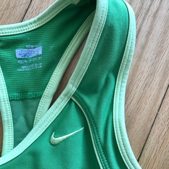 Nike workout top - Picture 2 of 4